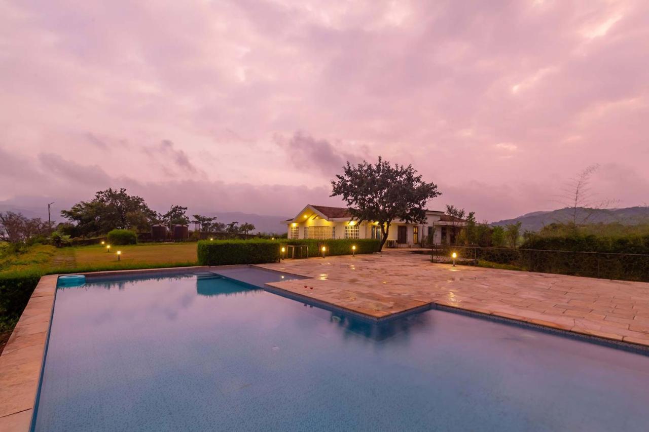 לונבלה Stayvista'S Shivom Villa 12 - A Serene Escape With Views Of The Valley And Lake מראה חיצוני תמונה